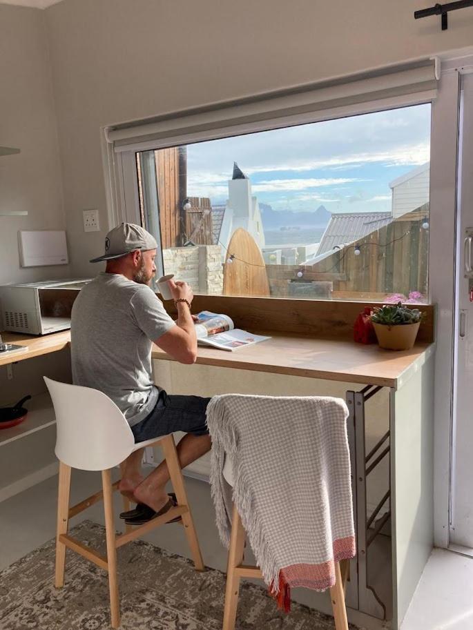 Tiny House By The Sea - Blouberg Beachfront Property Apartment Cape Town