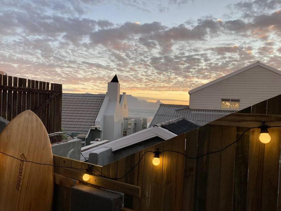 Tiny House By The Sea - Blouberg Beachfront Property Apartment *