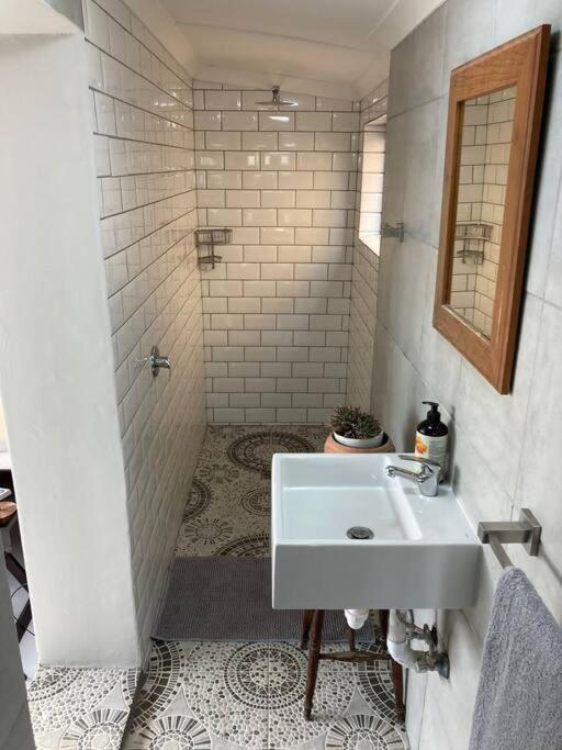 Tiny House By The Sea - Blouberg Beachfront Property *