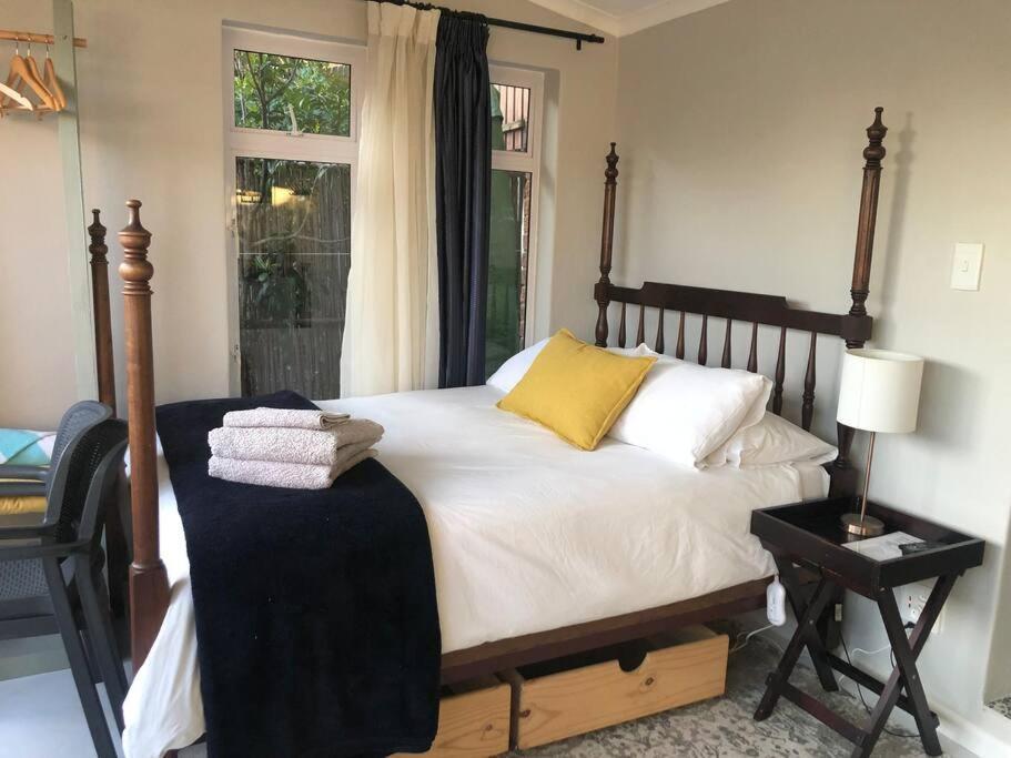 Tiny House By The Sea - Blouberg Beachfront Property * Cape Town