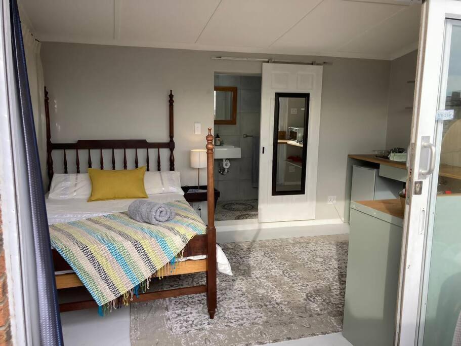 Tiny House By The Sea - Blouberg Beachfront Property Apartment