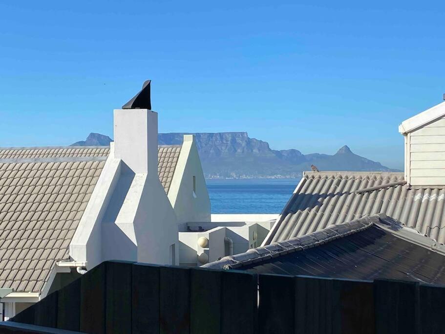 Apartment Tiny House By The Sea - Blouberg Beachfront Property Cape Town