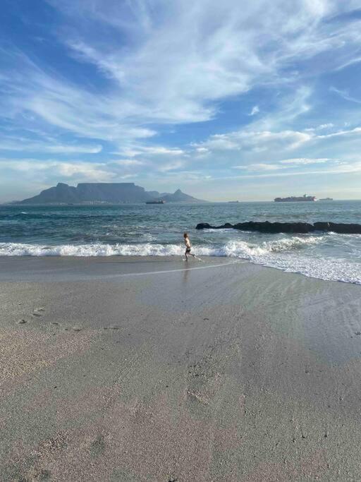 Tiny House By The Sea - Blouberg Beachfront Property * Cape Town
