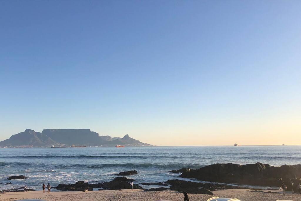 Tiny House By The Sea - Blouberg Beachfront Property Apartment Cape Town